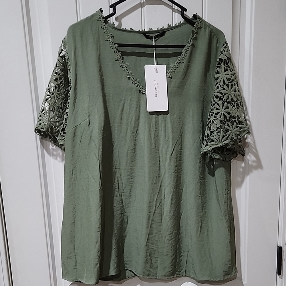 Bloomchic Green Lace Sleeve Top